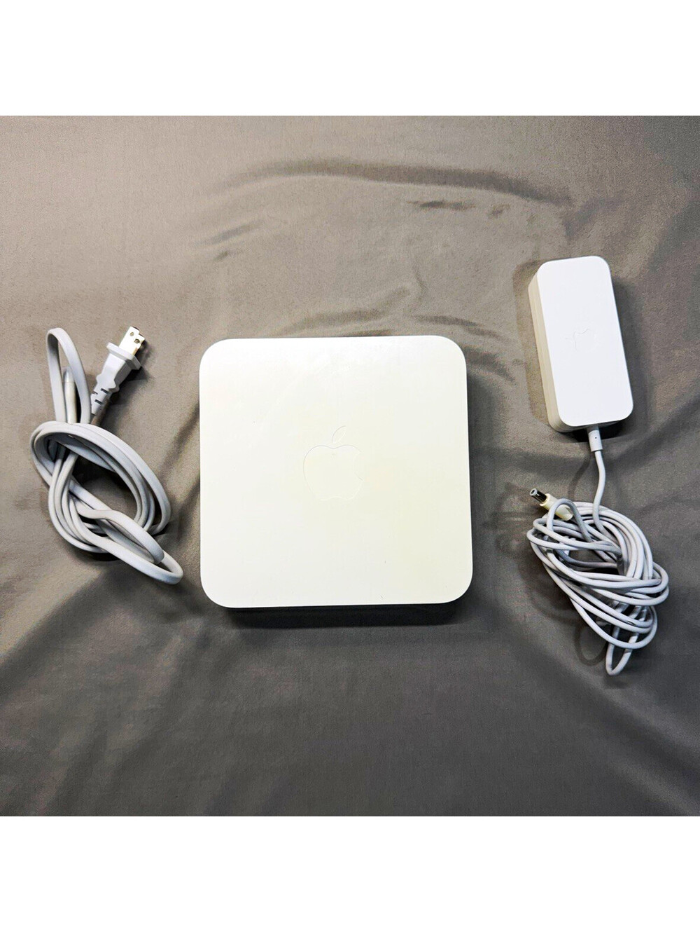 Apple AirPort Extreme A1408 Dual-Band Wireless Router 450Mbps White w/ Adapter